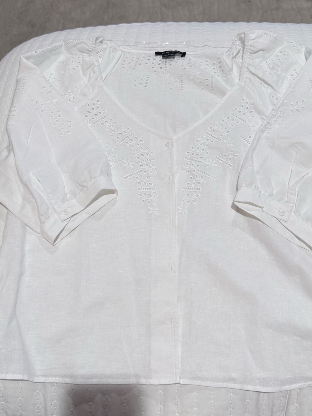Sanctuary White Eyelet V-Neck Women's Top NWOT Size Large - Picture 1 of 7